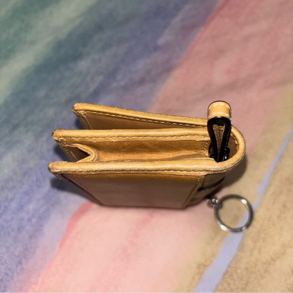 Coach Light Brown Leather Wallet with Keychain - Picture 4 of 6